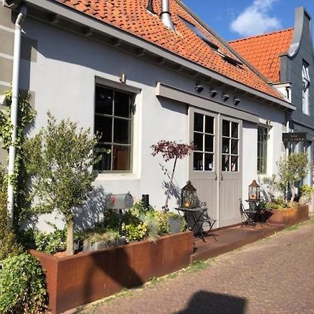 B&B With Or Without De Schuur Zierikzee Esterno foto