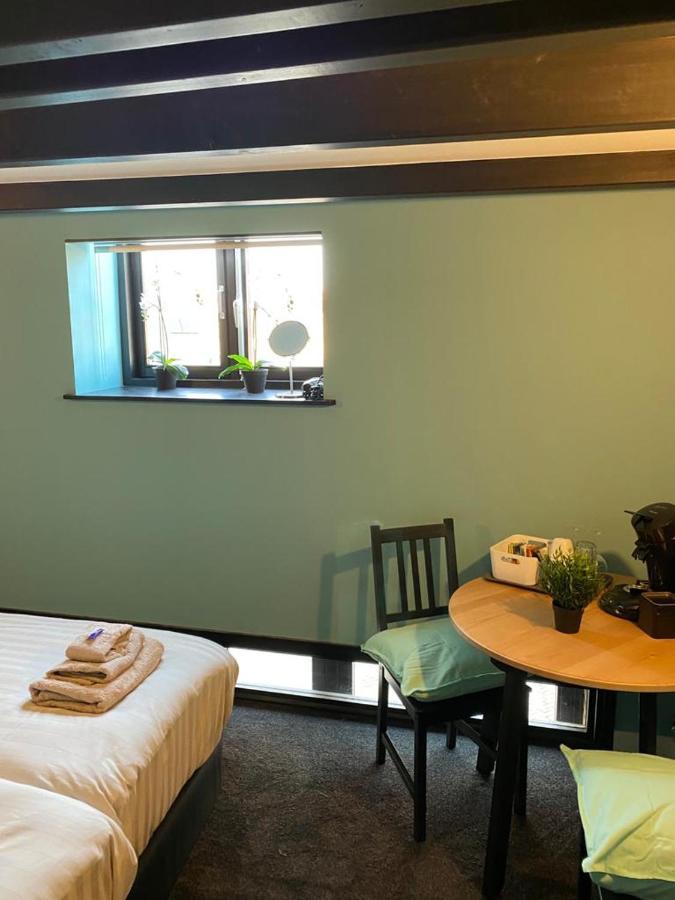 B&B With Or Without De Schuur Zierikzee Esterno foto