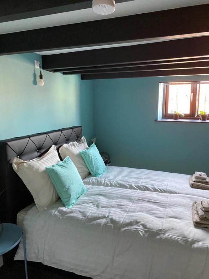 B&B With Or Without De Schuur Zierikzee Esterno foto