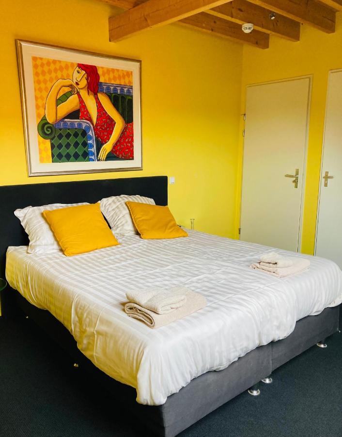 B&B With Or Without De Schuur Zierikzee Esterno foto